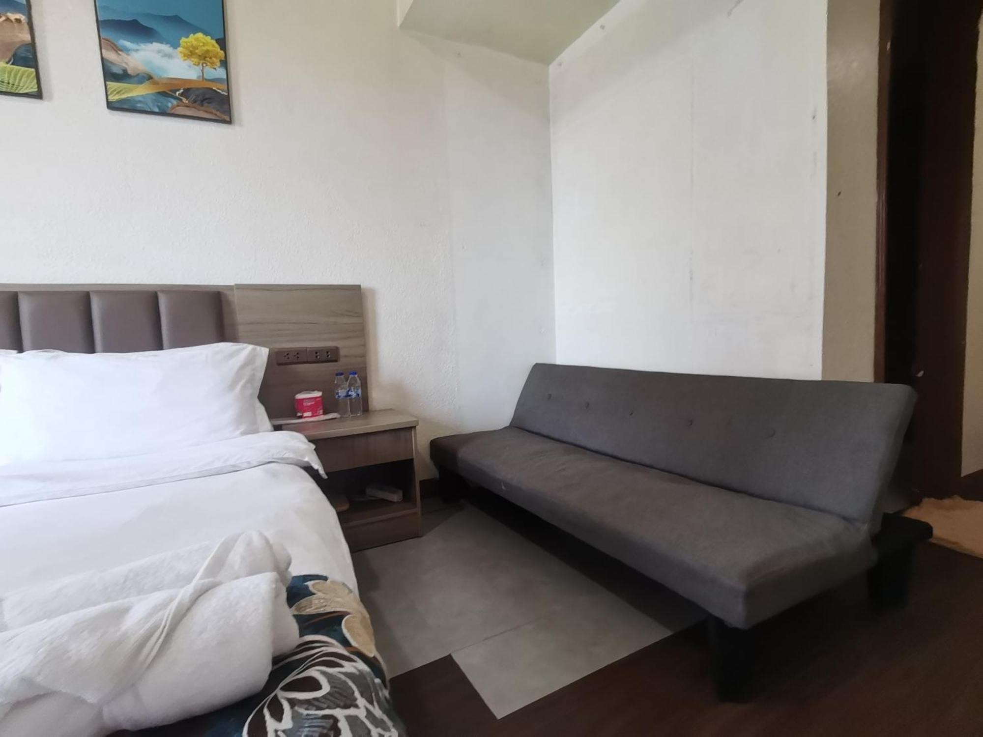 Passion Makati Aparthotel Makati City Buitenkant foto