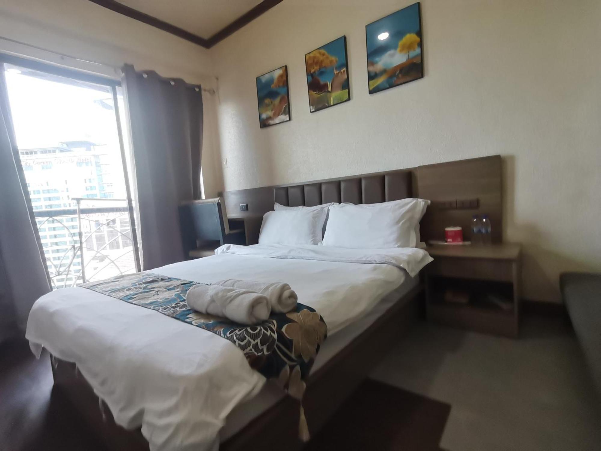 Passion Makati Aparthotel Makati City Buitenkant foto